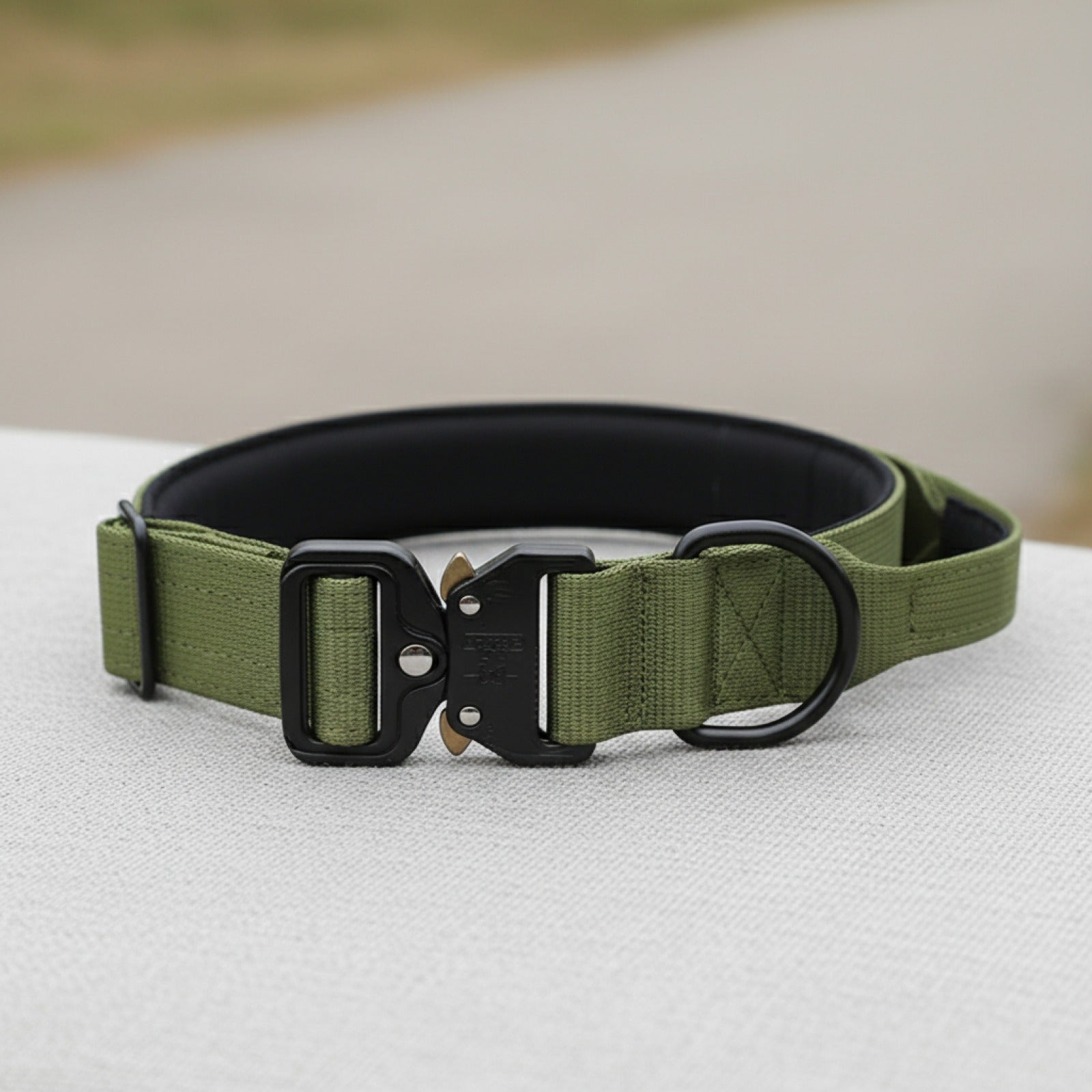 Collier Tactique Robuste pour Chien - Idéal Entraînement & Usage Militaire